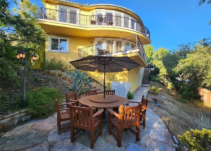 Hollywood Hills Hideout